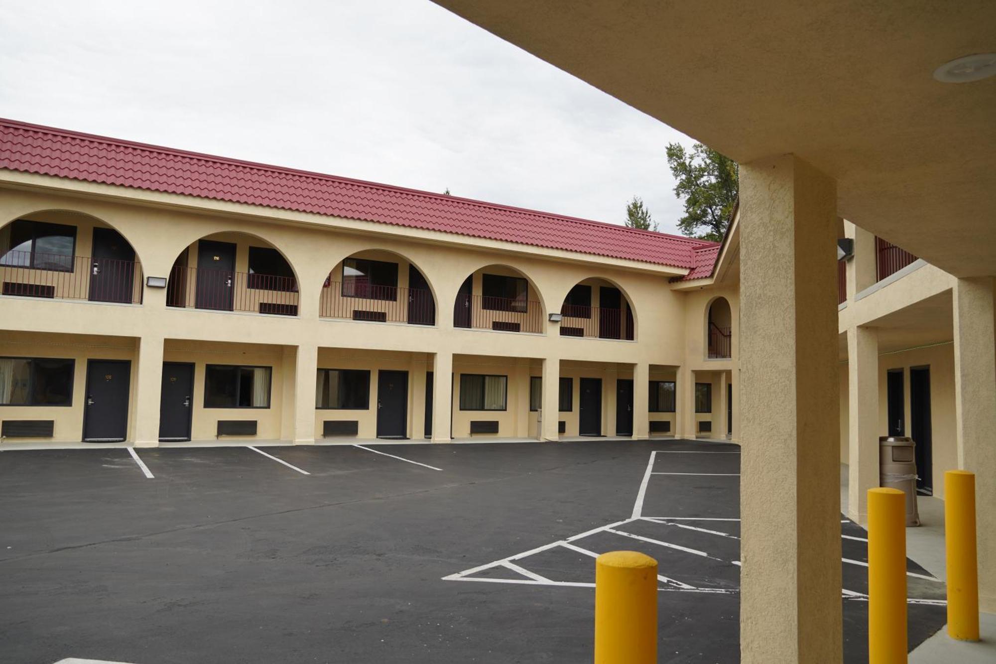 Timberland & Motel Castle Rock